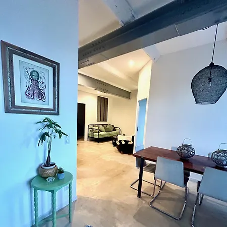Chic, Charmant Et Lumineux ~ Design 2 Avec Balcon Sete